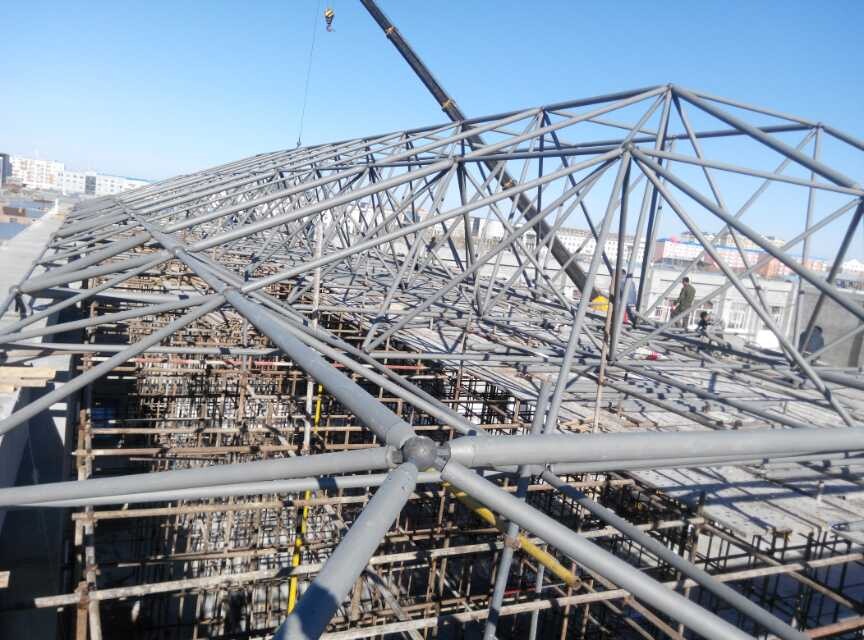西安商貿城屋頂網架工程
