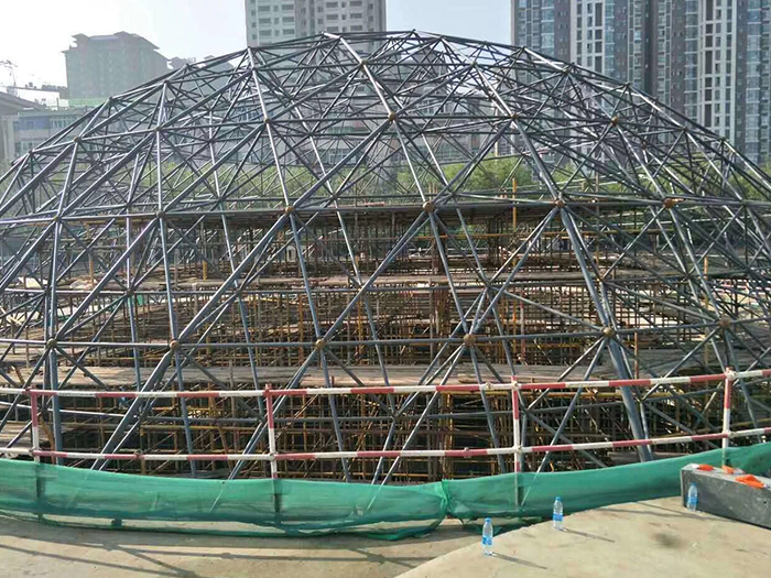鹽城球形網架鋼結構施工