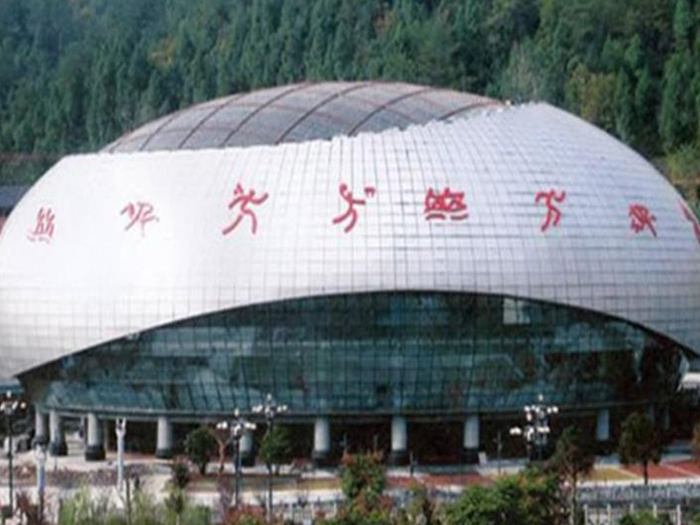 連云港體育中心球形網架加工安裝